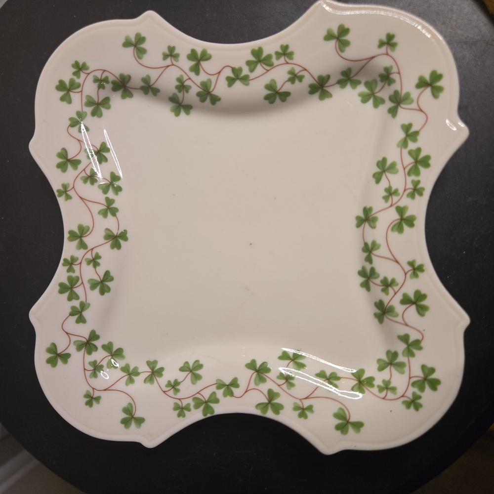 Shannon Shamrock Square Ornate Plate - Picture 6 of 7